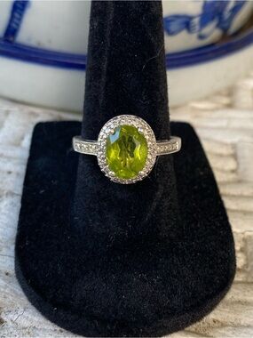 Ross-Simons Sterling Silver Ring with 1.9 carat Peridot & Diamonds